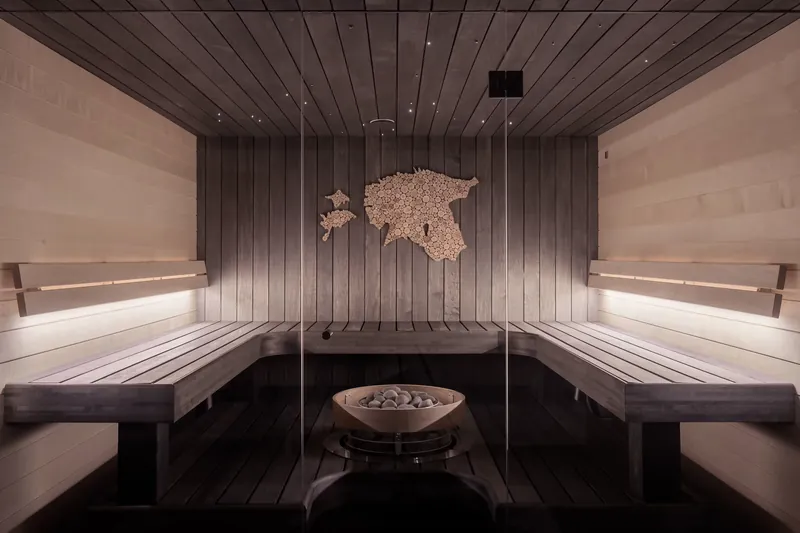 Warm wooden relaxation setting at ZOYA Daynight Out Spa